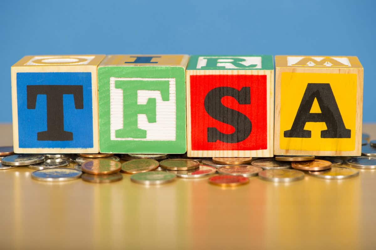 An 11% Monthly Passive-Income Stock I’d Put My Whole TFSA Contribution Into